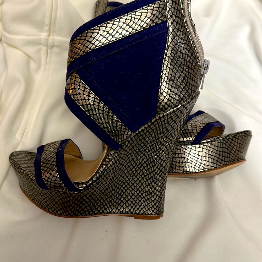 Heels - Picture 3 of 4
